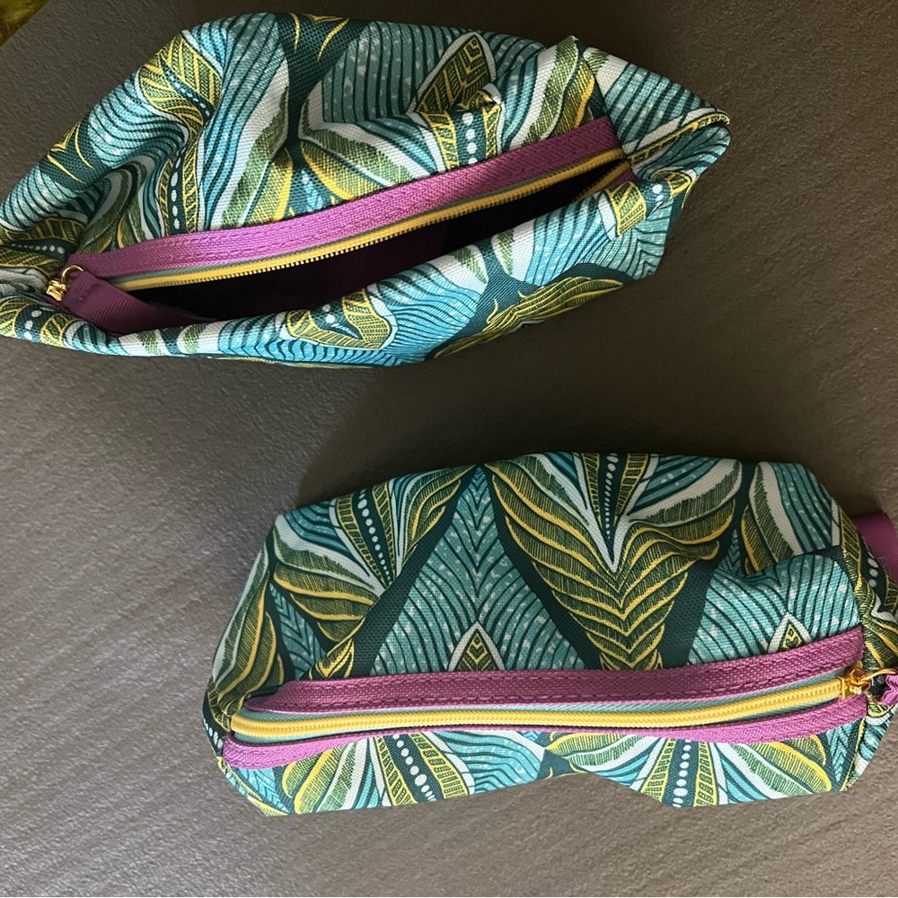 Pair of cosmetic bags